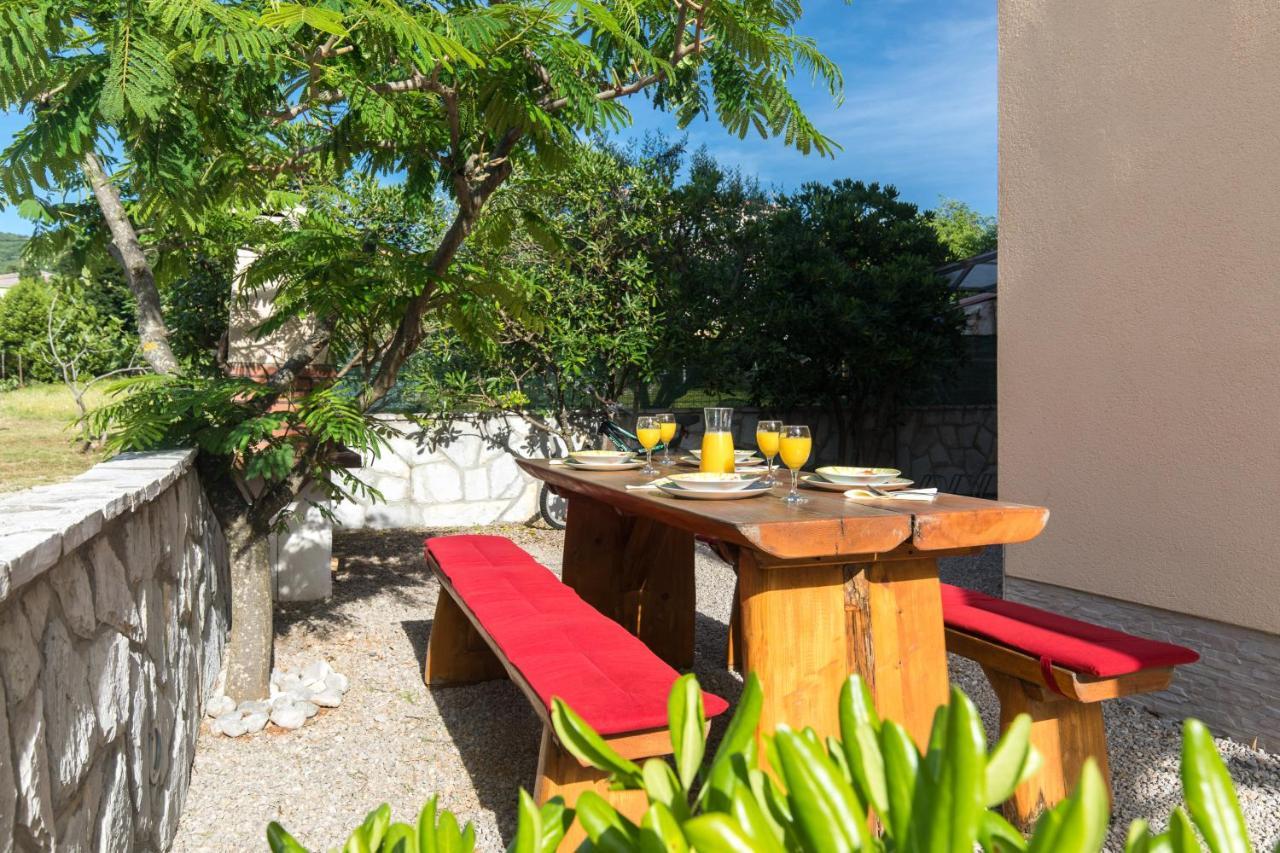 Apartments Mirjana * Central Location And Close To Beach Punat Dış mekan fotoğraf