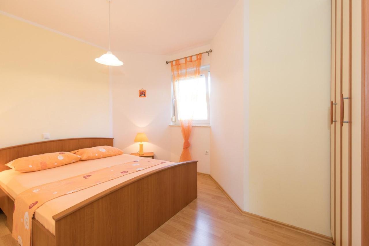 Apartments Mirjana * Central Location And Close To Beach Punat Dış mekan fotoğraf