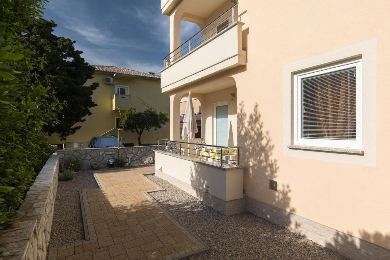 Apartments Mirjana * Central Location And Close To Beach Punat Dış mekan fotoğraf