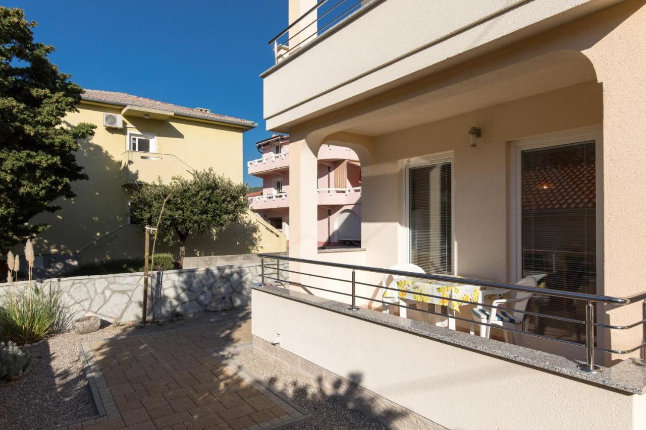 Apartments Mirjana * Central Location And Close To Beach Punat Dış mekan fotoğraf