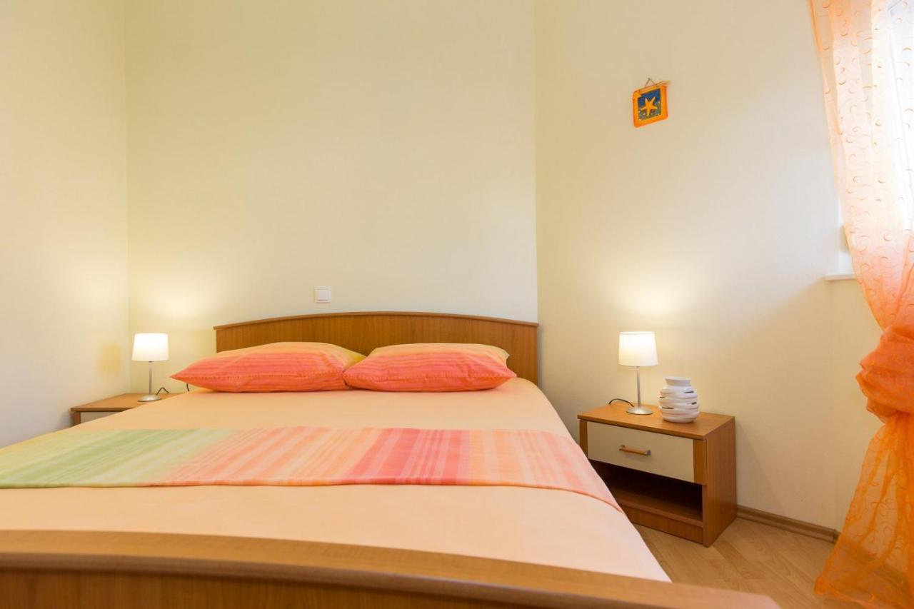 Apartments Mirjana * Central Location And Close To Beach Punat Dış mekan fotoğraf