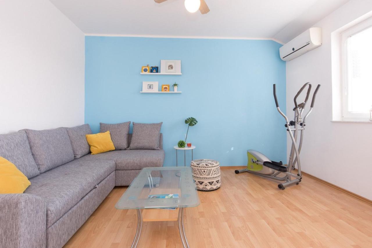 Apartments Mirjana * Central Location And Close To Beach Punat Dış mekan fotoğraf