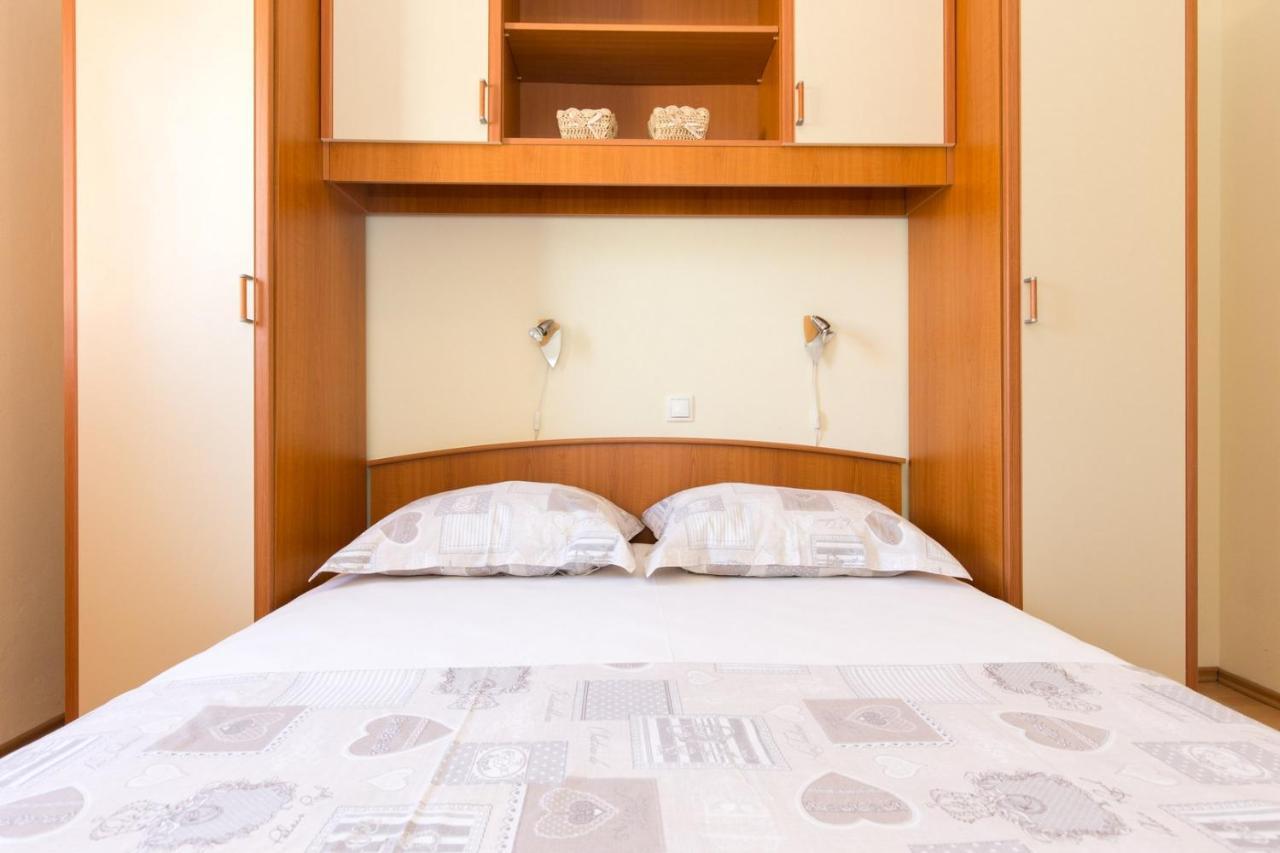 Apartments Mirjana * Central Location And Close To Beach Punat Dış mekan fotoğraf