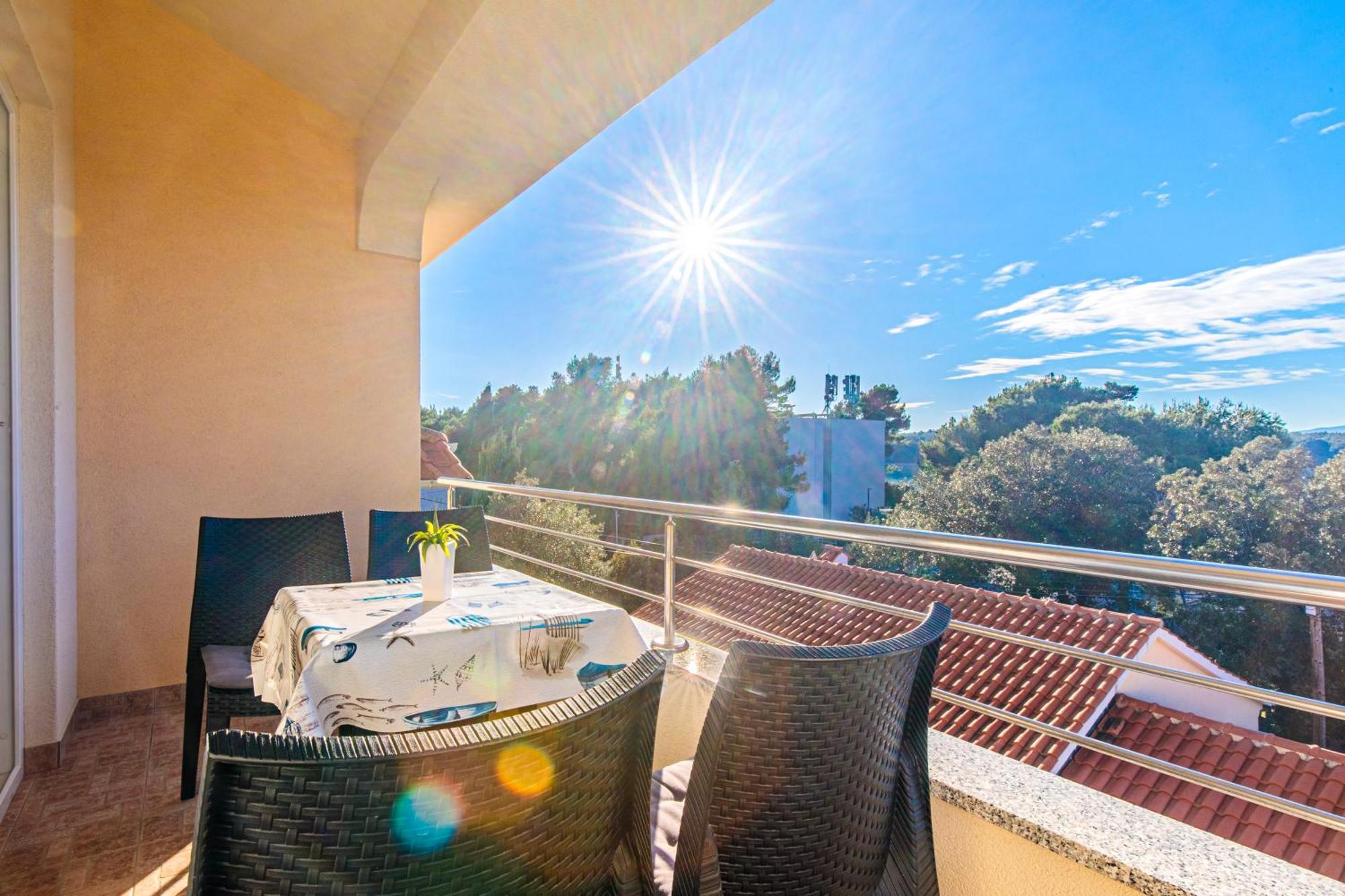 Apartments Mirjana * Central Location And Close To Beach Punat Dış mekan fotoğraf