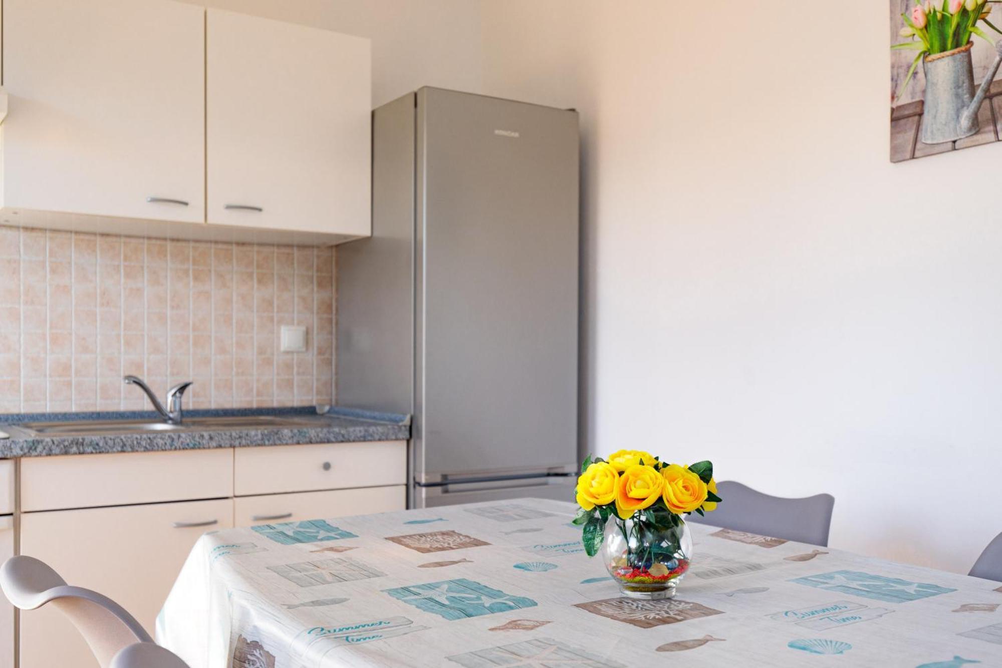 Apartments Mirjana * Central Location And Close To Beach Punat Dış mekan fotoğraf
